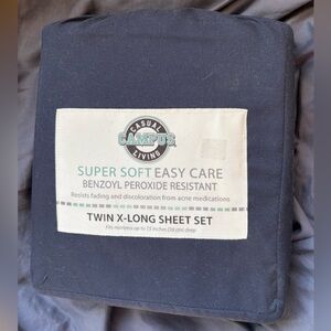 NWT Super Soft Easy Care Benzoyl Peroxide Resistant Sheet Set